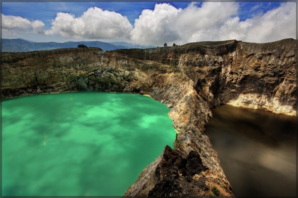 Lagos de colores del Volcan Kelimutu. Indonesia