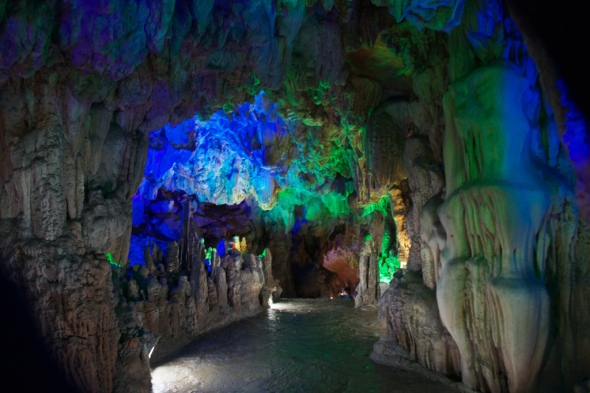 La Cueva Flauta de Caña en Guilin, Guangxi, China